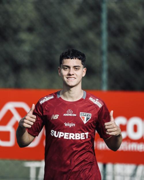 Lucca está recuperado da lesão no adutor da coxa esquerda e reforça o São Paulo contra o Inter — Foto: Erico Leonan / São Paulo FC