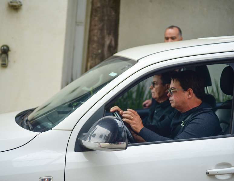 Altair e Alexandre, parceiros de Rick, na chegada no Jardim Cemit&eacute;rio Pax