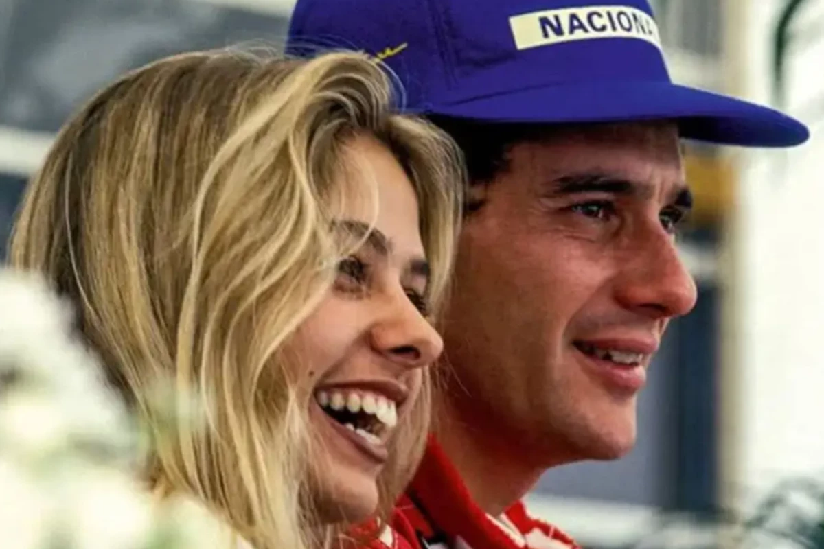 Jornalista detona atitude âimperdoÃ¡vel' que famÃ­lia de Senna teria feito com Adriane Galisteu no velÃ³rio do piloto